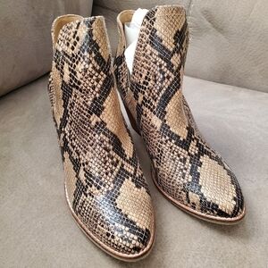 NEW Coconuts Matisse Trader Bootie Brown Snake Size 10 M